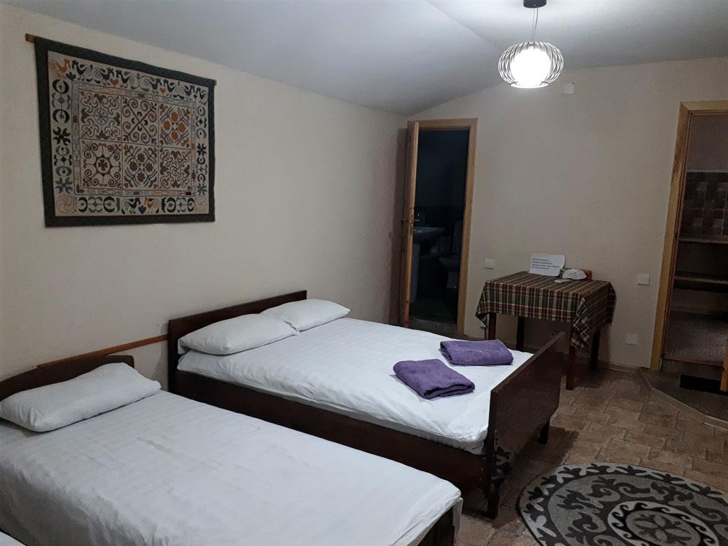 Southside Bed And Breakfast بيشكيك المظهر الخارجي الصورة